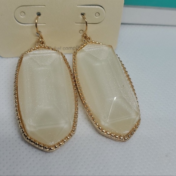 Cream Opalescent Look Acrylic Diamond Cut Earrings - Picture 8 of 8